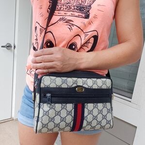 Gucci Beige GG Supreme Canvas Crossbody Bag with Navy and Red Stripe